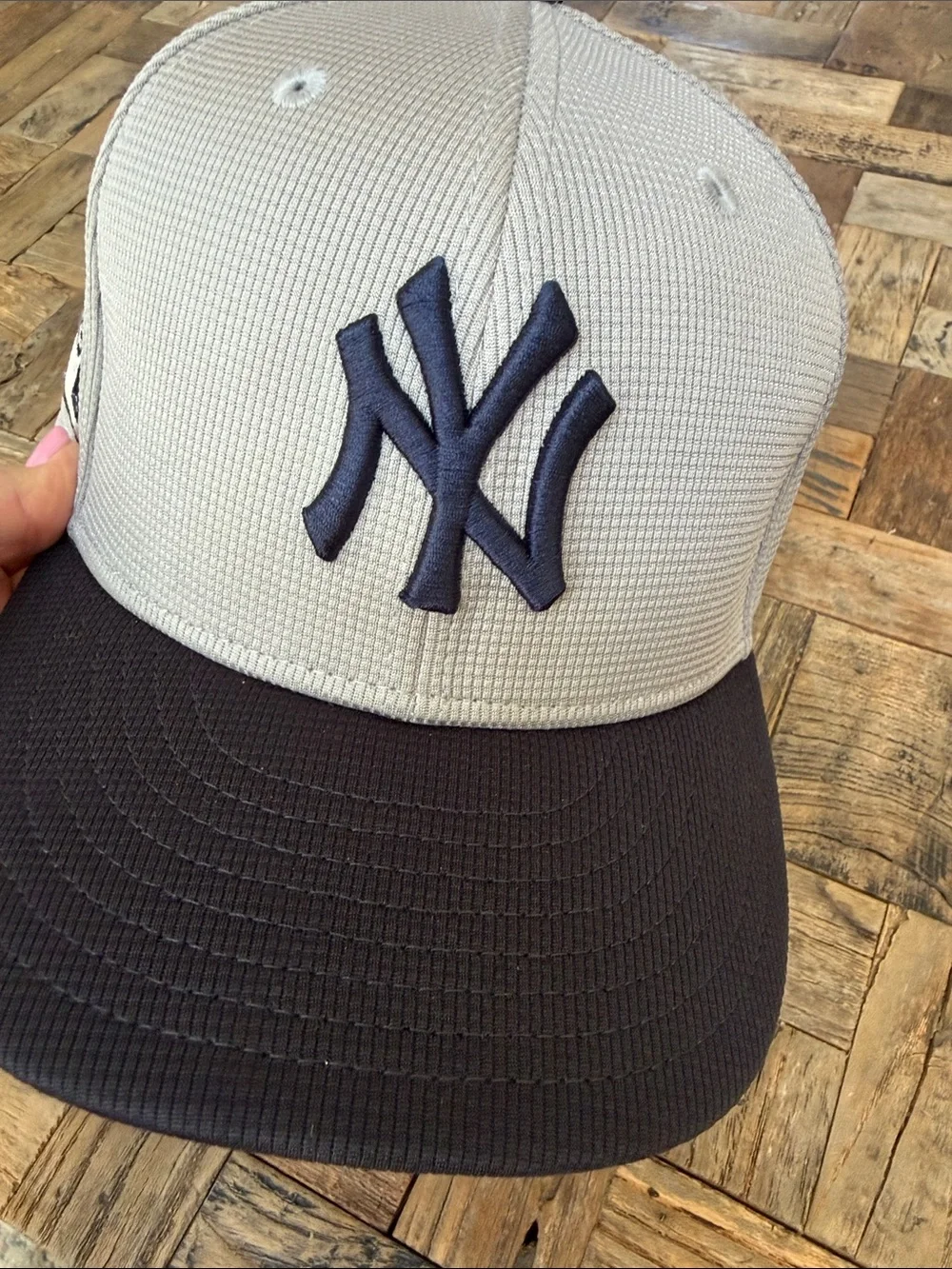 New Era New York Yankees 2025 Spring Training Gray & Black Fitted Hat